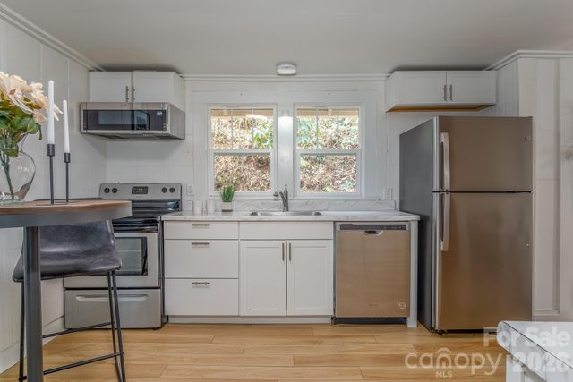 165 Kings Mill Road, Brevard, NC 28712