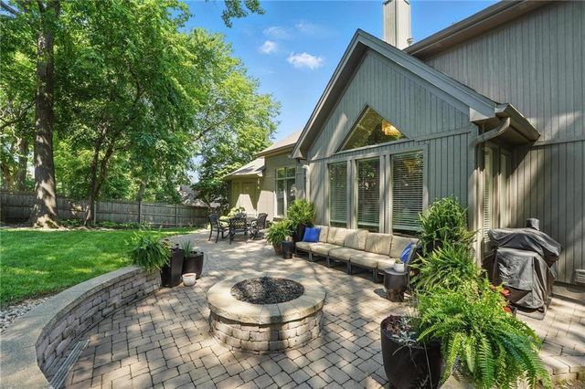 5323 NW 60th Street, Kansas City, MO 64151