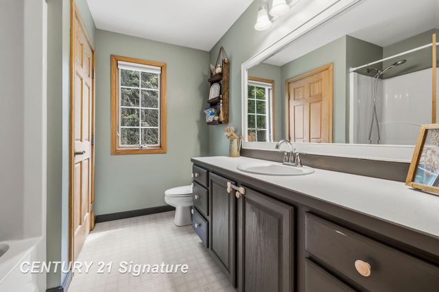 8201 Moll Lane, Tittabawassee Twp, MI 48623