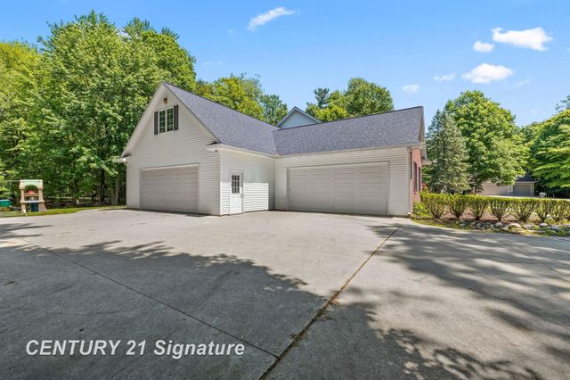 8201 Moll Lane, Tittabawassee Twp, MI 48623