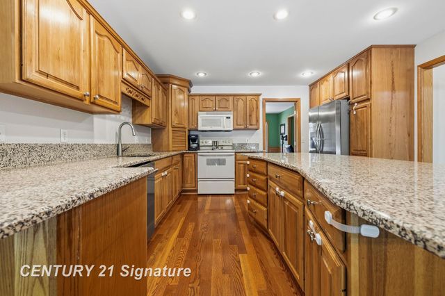 8201 Moll Lane, Tittabawassee Twp, MI 48623
