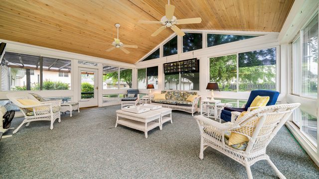 321 E Chamberlin Street, Dixon, IL 61021