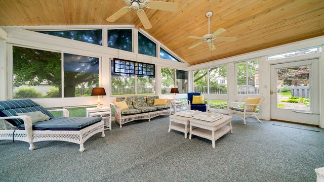 321 E Chamberlin Street, Dixon, IL 61021