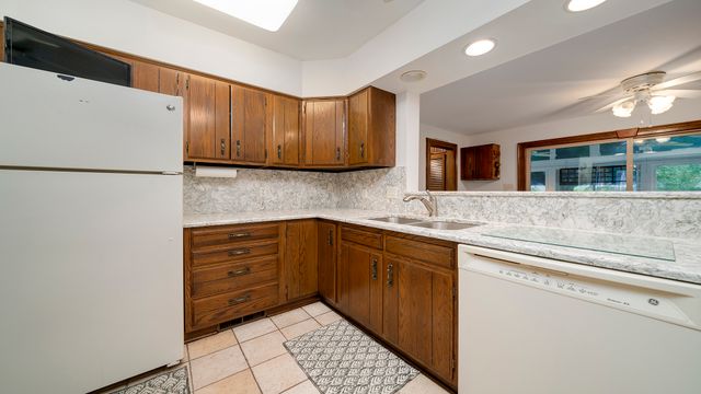 321 E Chamberlin Street, Dixon, IL 61021