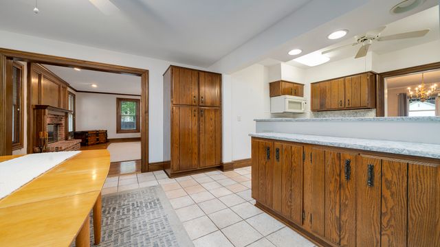 321 E Chamberlin Street, Dixon, IL 61021