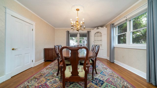 321 E Chamberlin Street, Dixon, IL 61021