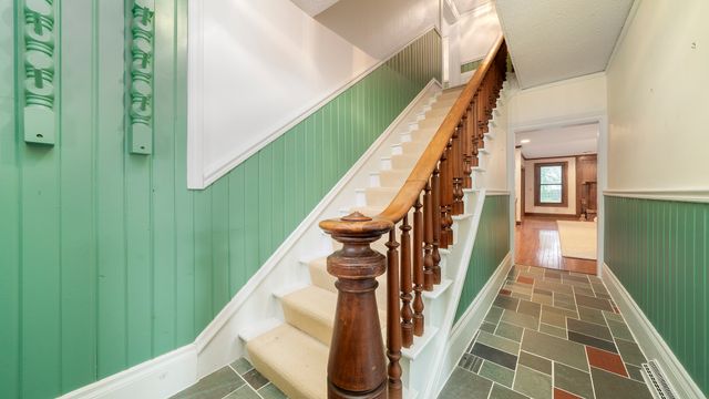 321 E Chamberlin Street, Dixon, IL 61021