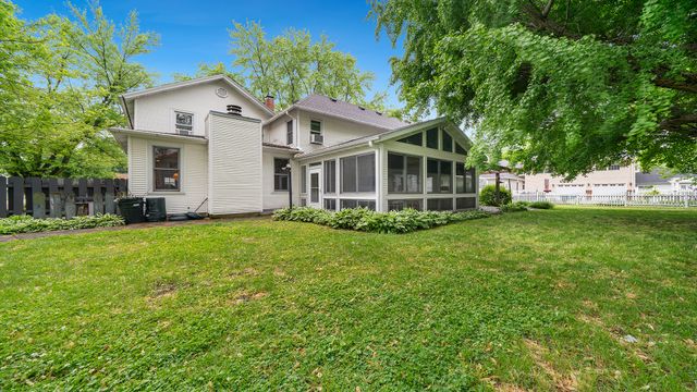 321 E Chamberlin Street, Dixon, IL 61021