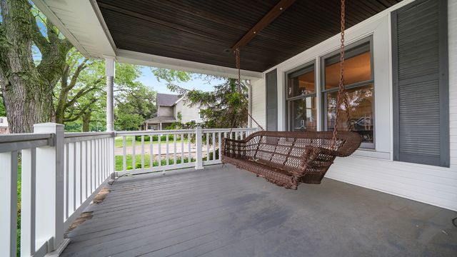 321 E Chamberlin Street, Dixon, IL 61021