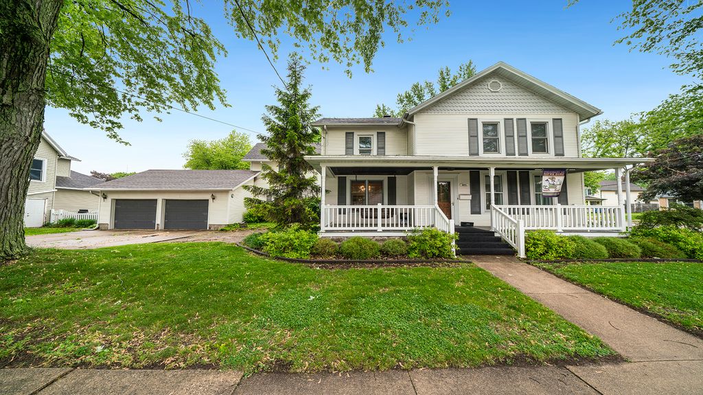 321 E Chamberlin Street, Dixon, IL 61021