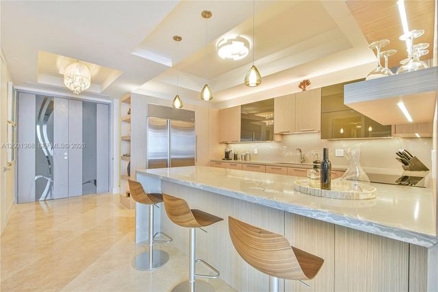 100 S Pointe Dr 2806, Miami Beach, FL 33139