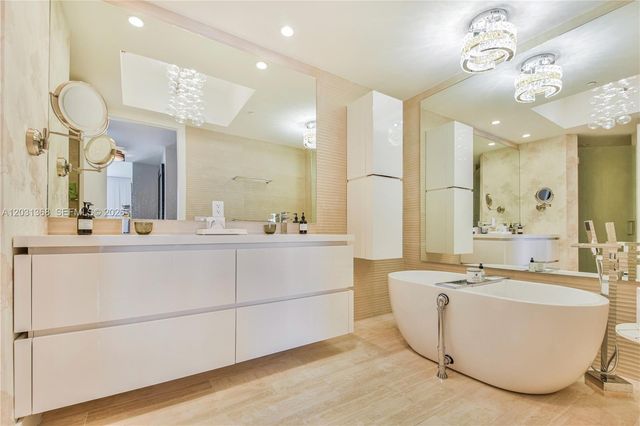 100 S Pointe Dr 2806, Miami Beach, FL 33139