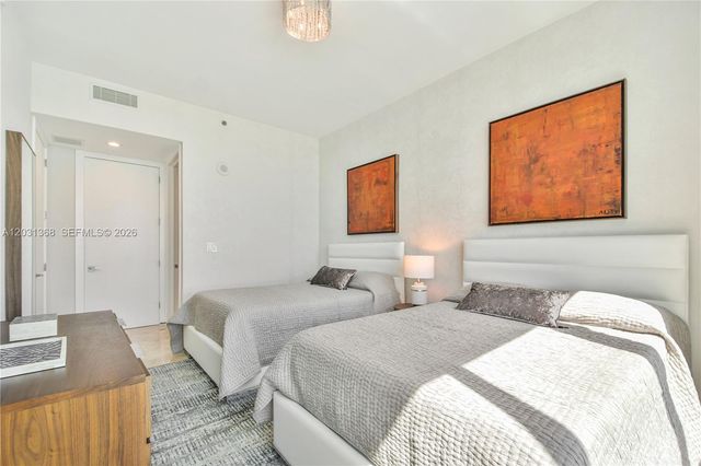 100 S Pointe Dr 2806, Miami Beach, FL 33139