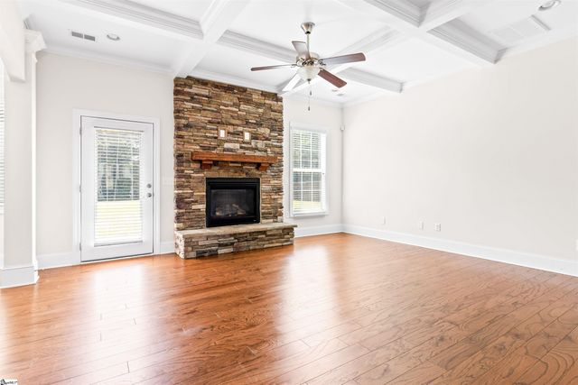 5 Lakeway Place, Simpsonville, SC 29681