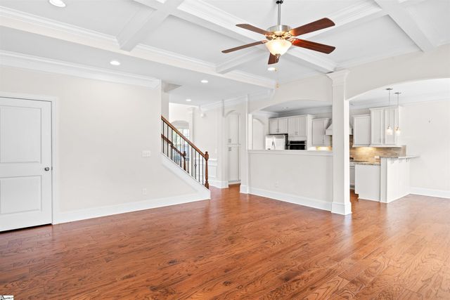 5 Lakeway Place, Simpsonville, SC 29681