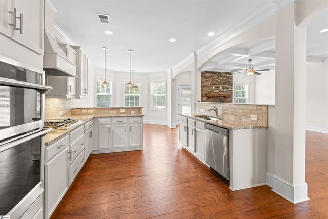 5 Lakeway Place, Simpsonville, SC 29681