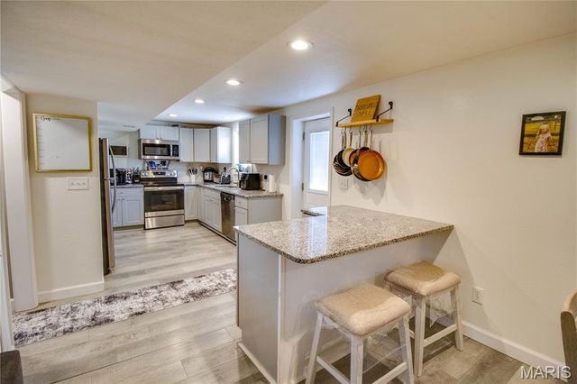 7733 Meadowlark Drive, Godfrey, IL 62035