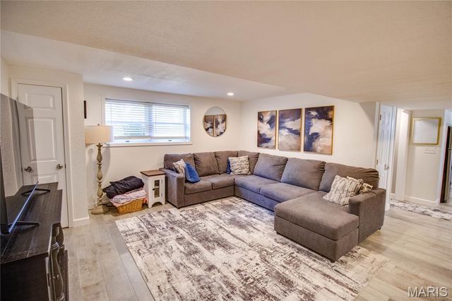 7733 Meadowlark Drive, Godfrey, IL 62035