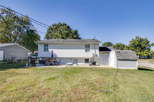 7733 Meadowlark Drive, Godfrey, IL 62035