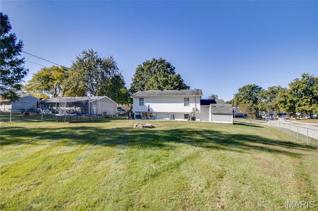 7733 Meadowlark Drive, Godfrey, IL 62035