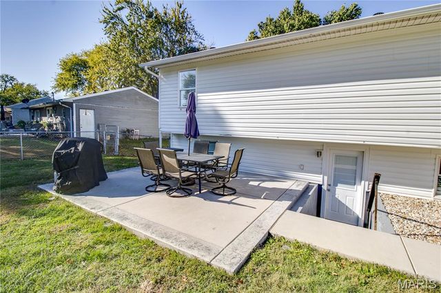 7733 Meadowlark Drive, Godfrey, IL 62035
