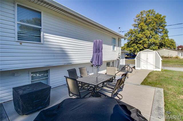 7733 Meadowlark Drive, Godfrey, IL 62035