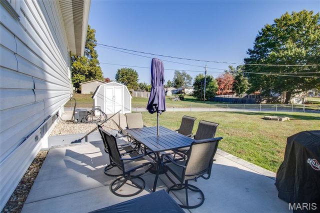 7733 Meadowlark Drive, Godfrey, IL 62035