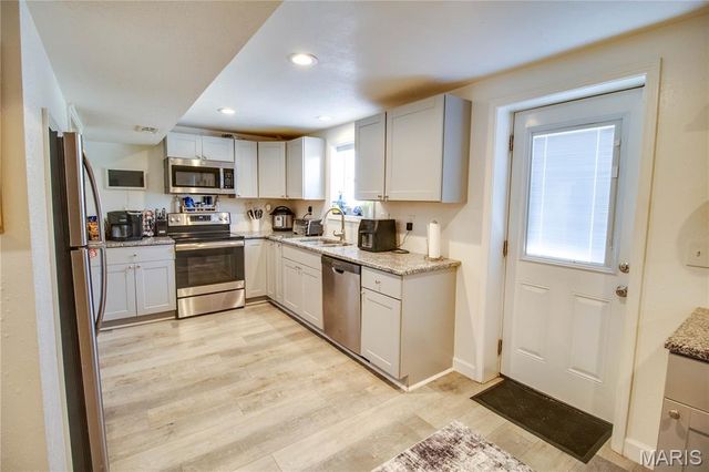 7733 Meadowlark Drive, Godfrey, IL 62035