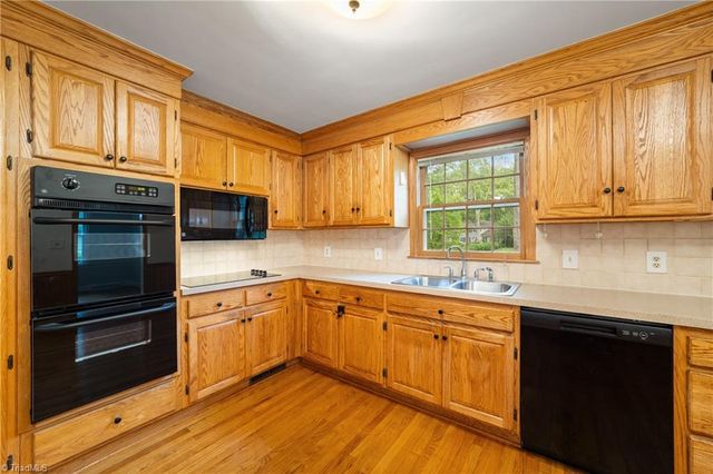 2971 Ormond Drive, Winston-salem, NC 27106