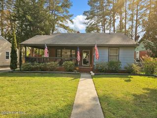 807 E 8th Street, Washington, NC 27889