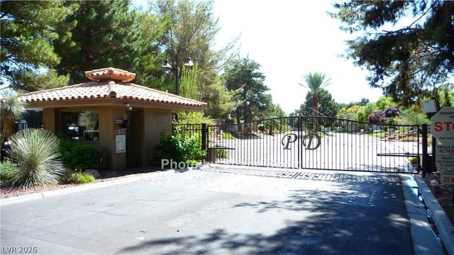 5450 Cardinal Ridge Court 204, Las Vegas, NV 89149