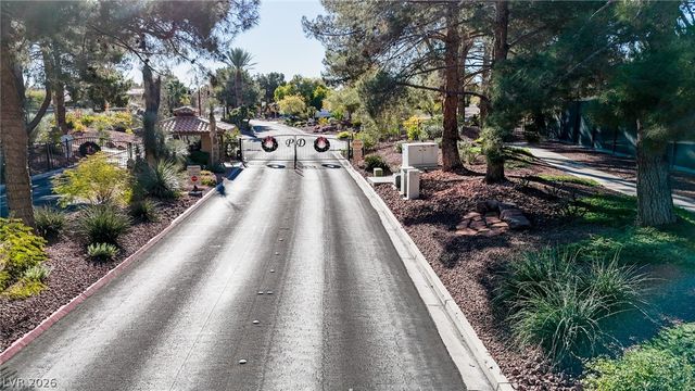 5450 Cardinal Ridge Court 204, Las Vegas, NV 89149