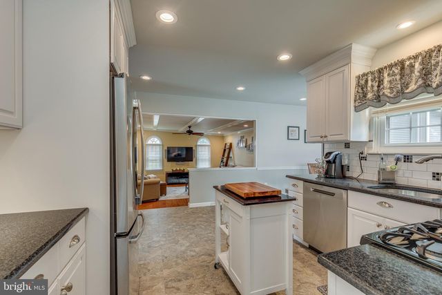17 UTICA RD, Marlton, NJ 08053