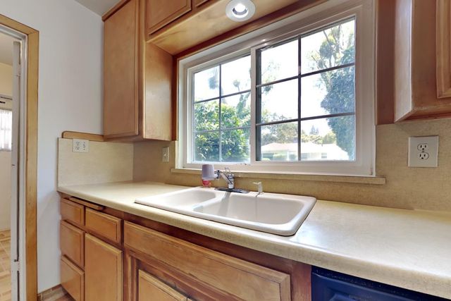 623 Chabot Ave, Modesto, CA 95354
