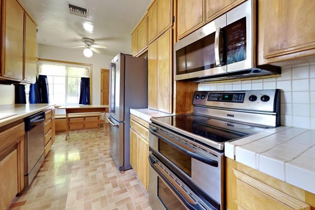 623 Chabot Ave, Modesto, CA 95354
