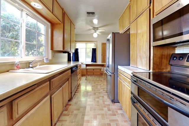 623 Chabot Ave, Modesto, CA 95354