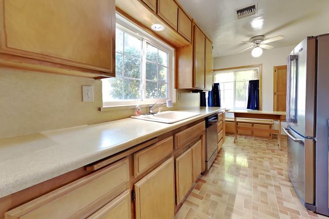 623 Chabot Ave, Modesto, CA 95354