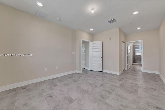 6420 NW 102nd Path 303, Doral, FL 33178