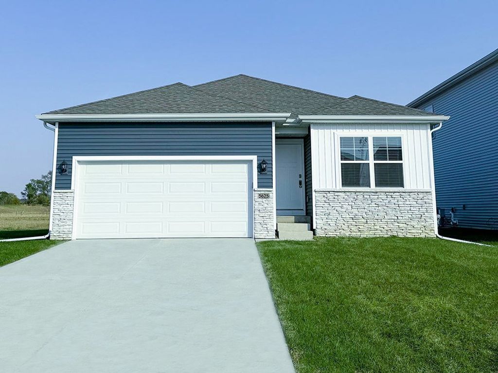 3474 Craven Drive, Coralville, IA 52241