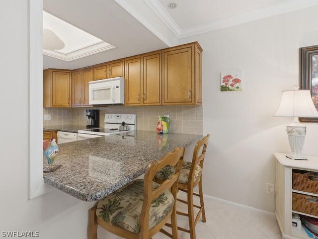 351 Charlemagne BLVD B208, Naples, FL 34112