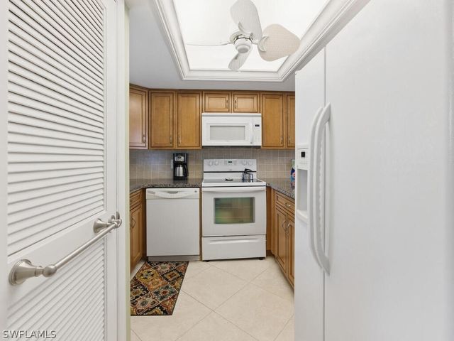 351 Charlemagne BLVD B208, Naples, FL 34112