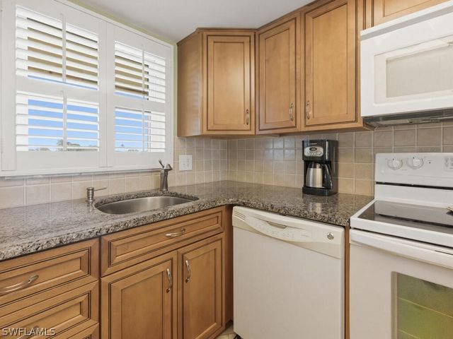 351 Charlemagne BLVD B208, Naples, FL 34112