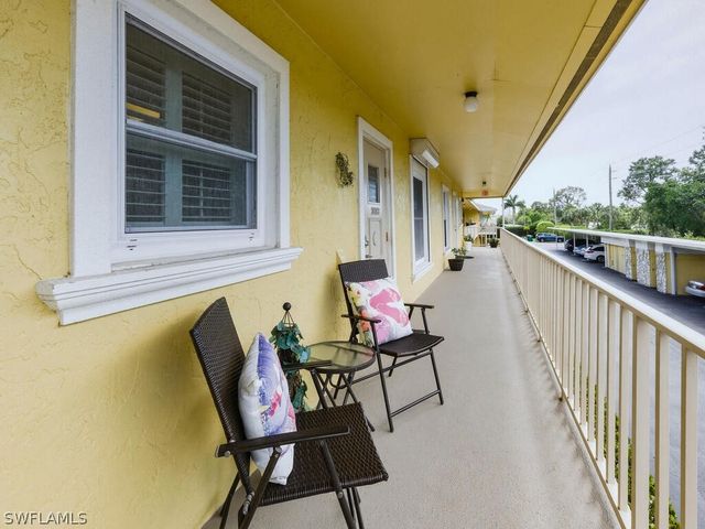 351 Charlemagne BLVD B208, Naples, FL 34112