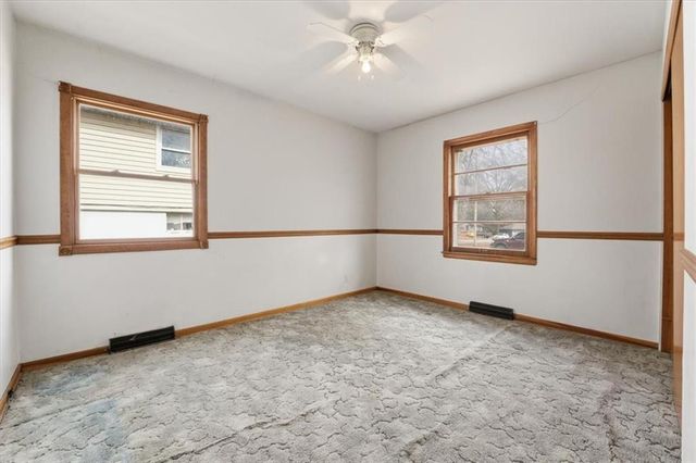 2500 Hillside Drive, Harrisonville, MO 64701