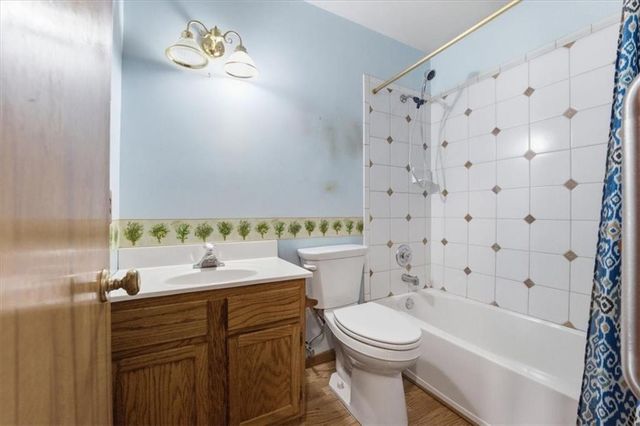 2500 Hillside Drive, Harrisonville, MO 64701