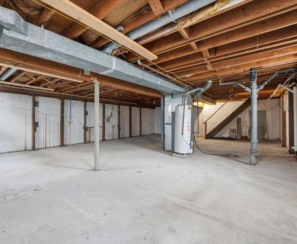 2500 Hillside Drive, Harrisonville, MO 64701