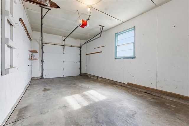 2500 Hillside Drive, Harrisonville, MO 64701