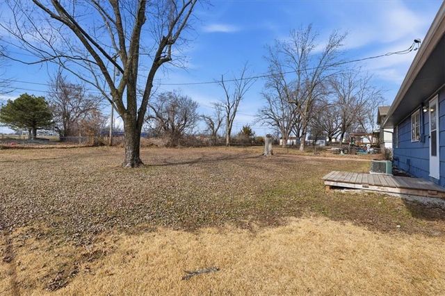 2500 Hillside Drive, Harrisonville, MO 64701