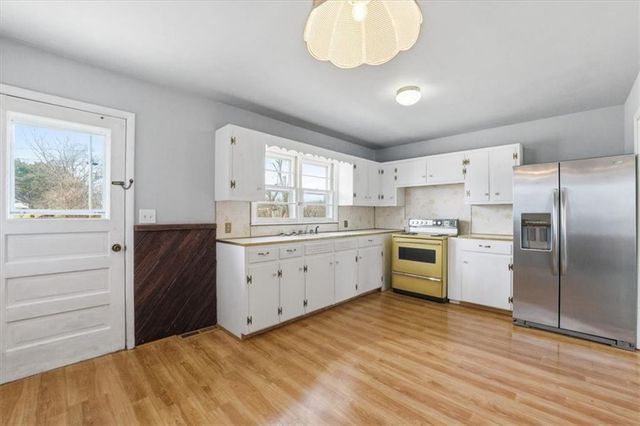 2500 Hillside Drive, Harrisonville, MO 64701