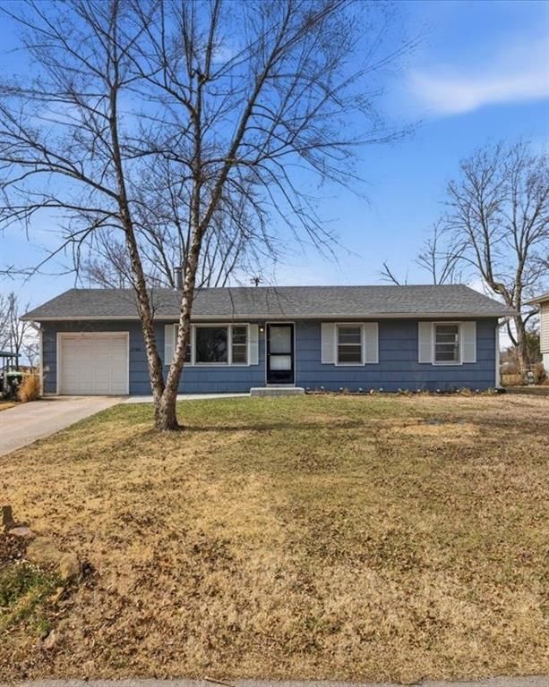 2500 Hillside Drive, Harrisonville, MO 64701